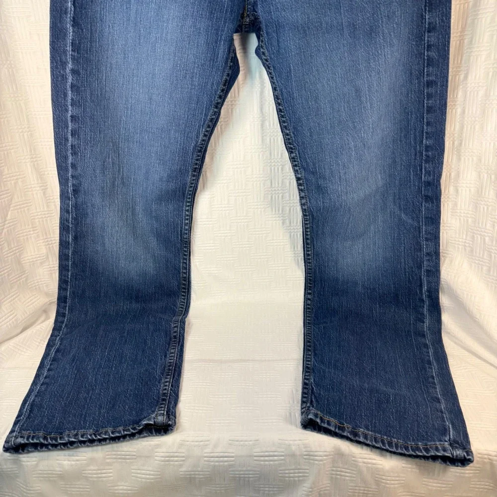 Levi's 505 Jeans / Men's Size‎ 32x32 / Medium Wash / SKU 0191